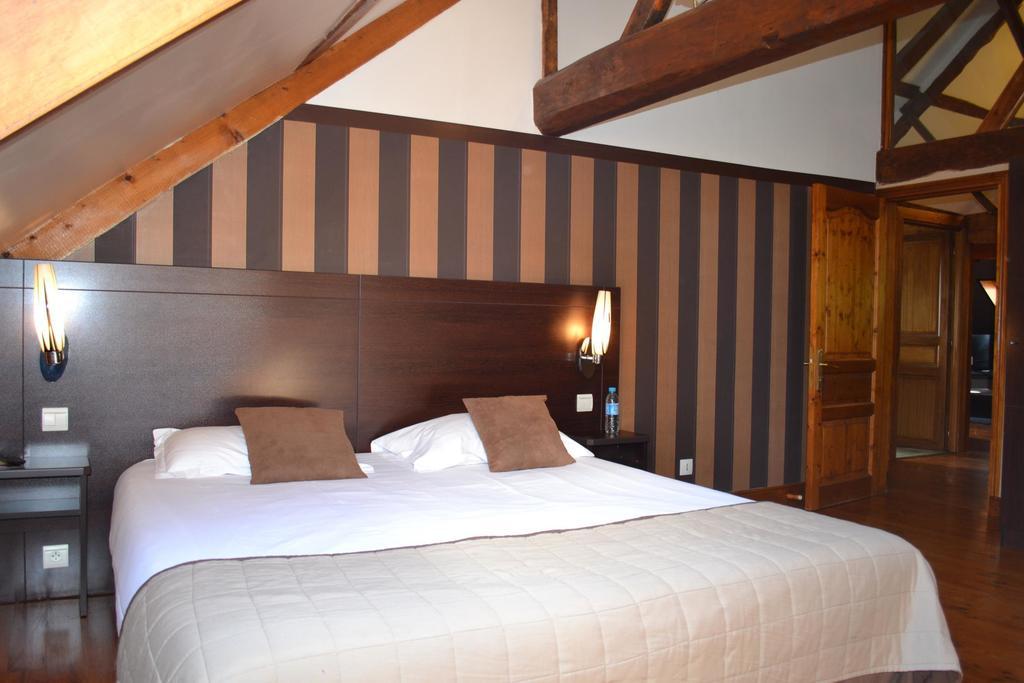 Hotel Le Domaine Des Cigognes Ennevelin Zimmer foto
